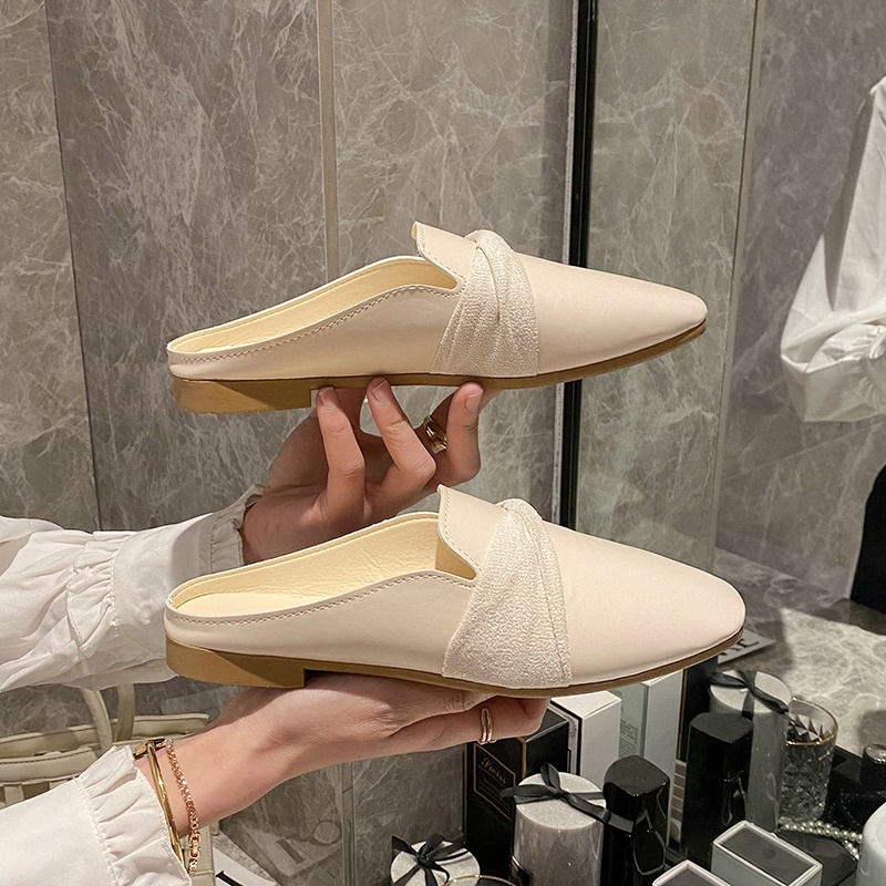 Giày bít mũi nữ IELGY đế bằng thiết kế thời trang