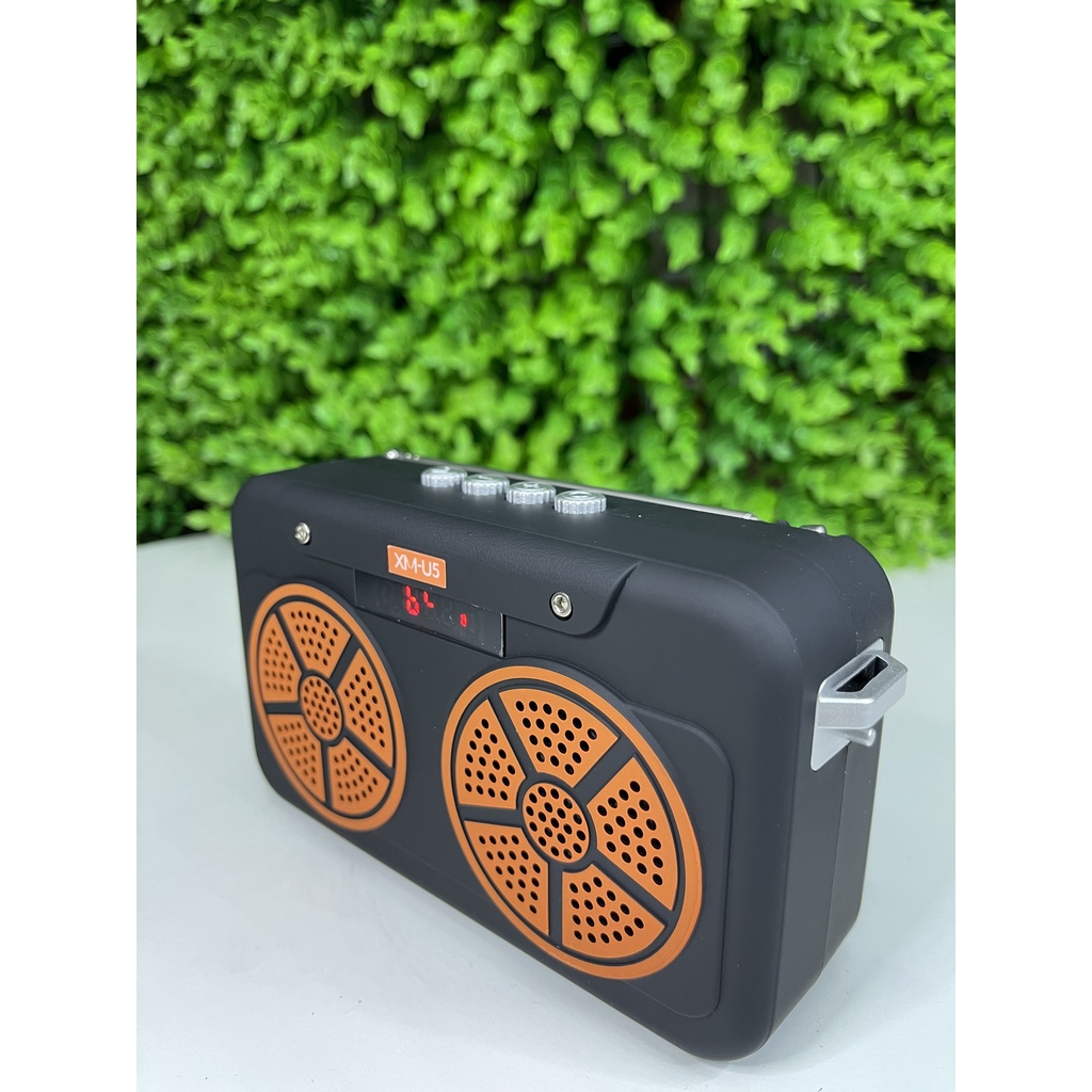 Loa Bluetooth PORTABLE Xm- U5 Có Móc Cầm Tay, Âm Thanh Hay, Thiết Kế Mẫu Sản Phẩm Cực Đẹp Mắt, Sạc Năng Lượng Mặt trời.