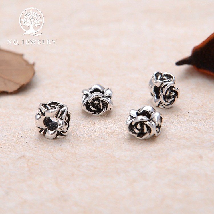 Charm bạc chặn hạt hoa xỏ ngang - NQ Jewelry