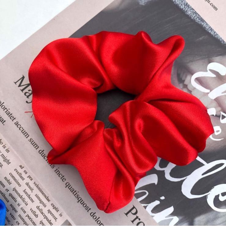 Dây Cột Tóc Vải Scrunchies Lụa Bóng  .