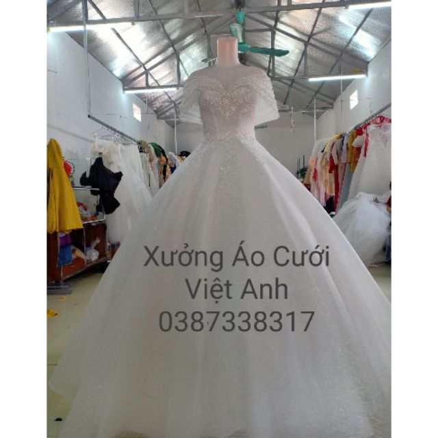 Váy cưới tùng vi tính