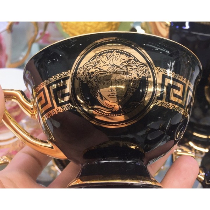 BỘ ẤM CHÉN SỨ XƯƠNG VERSACE MÀU ĐEN VIỀN VÀNG