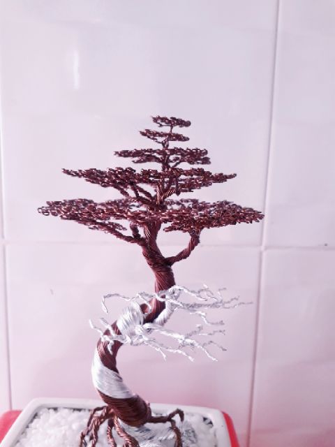 Cây bonsai bằng dây đồng giả lũa trắng.