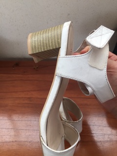 Thanh lý sandal trắng juno