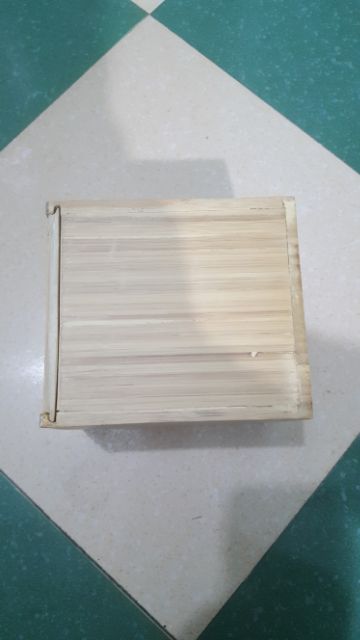 Hộp đựng giấy ăn dùng trong nhà hàng và quán ăn