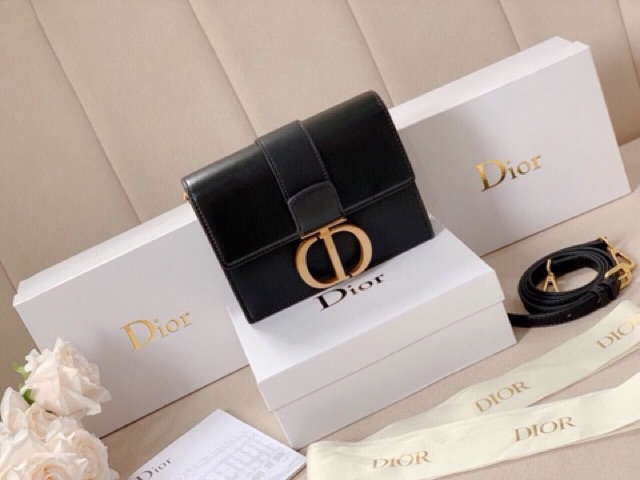 Túi dáng hộp size 22 cm full box nhé cả nhà yêu quý