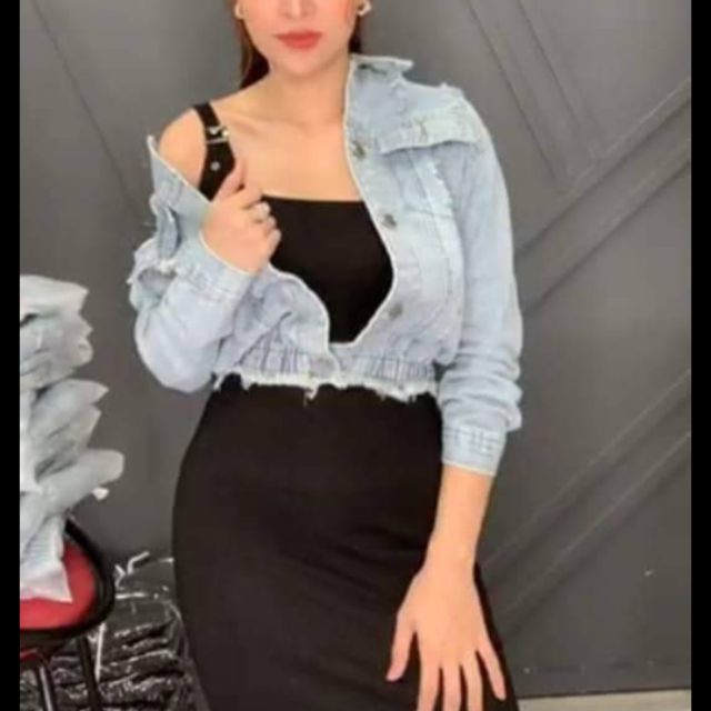 Khoát jean+ đâm body sơ mi....