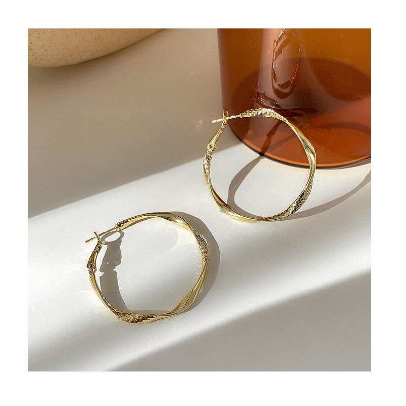 Khuyên tai hình tròn lớn độc đáo cá tính hợp thời trang