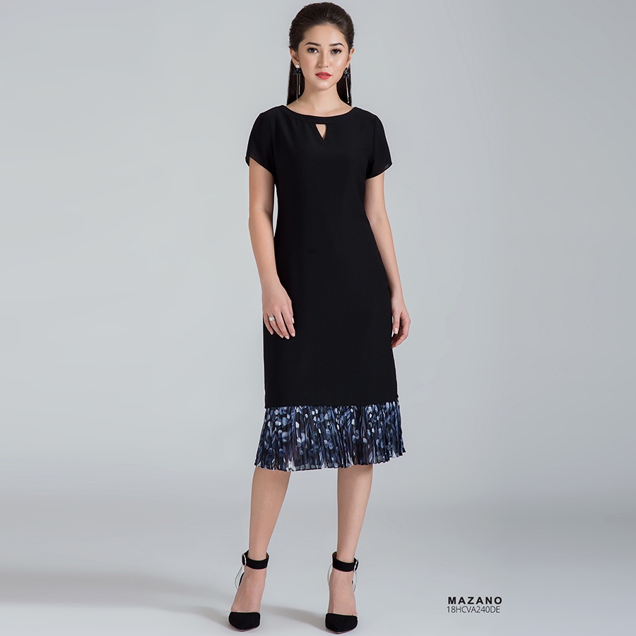 Váy đen phối chân hoa dập nhăn MAZANO MS 18HCVA240DE