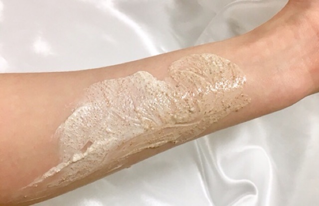 TẨY DA CHẾT TOÀN THÂN FACE &amp; BODY ST.LVES APRICOT SCRUB