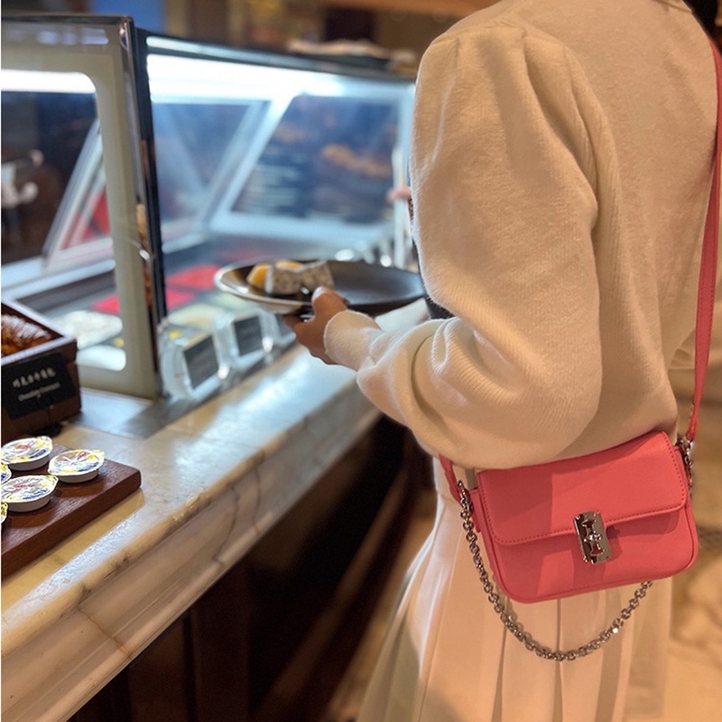 Túi đeo vai IELGY dạng vuông nhỏ phối dây đeo mắt xích thời trang cho nữ