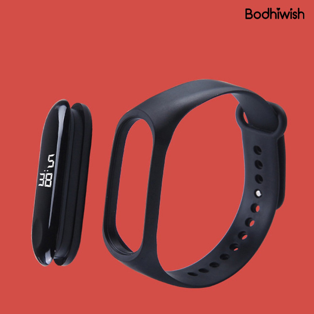 Đồng hồ đeo tay có đèn LED kĩ thuật số kèm phụ kiện chất lượng cao | BigBuy360 - bigbuy360.vn