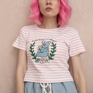 Áo croptop cổ tròn ngắn tay fuck heard crop