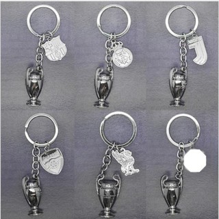 Móc khóa cup C1 kèm logo các CLB bóng đá Manchester united chelsea arsenal juventus beyern liverpool barcelona real