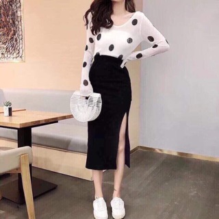 Set áo cotton giấy dài tay chấm bi + chân váy xẻ body bút chì