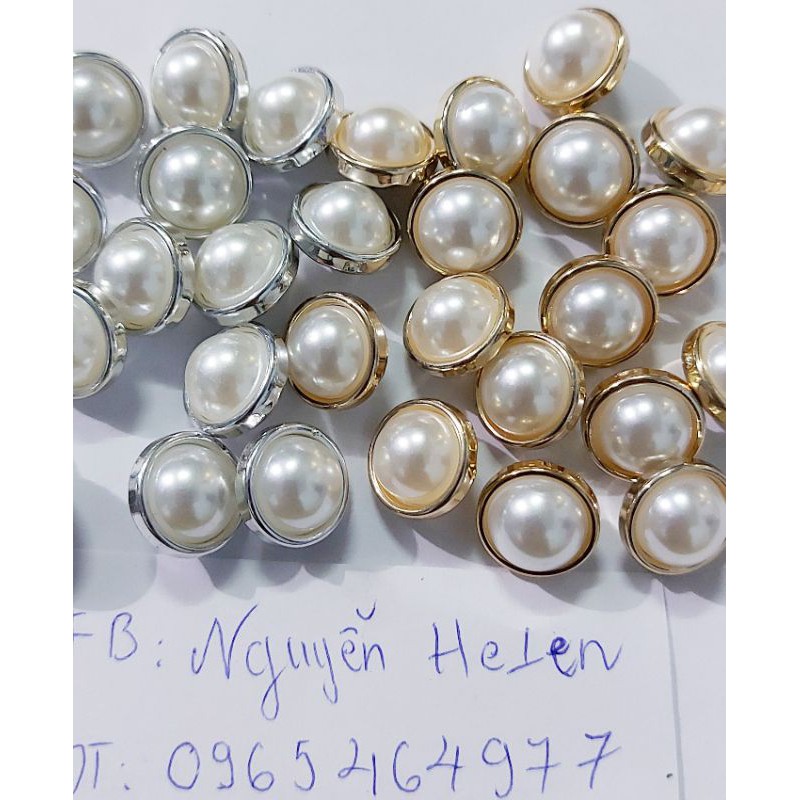 10 cúc nhựa loại đẹp gắn áo , nút nhựa cỡ 1,5cm