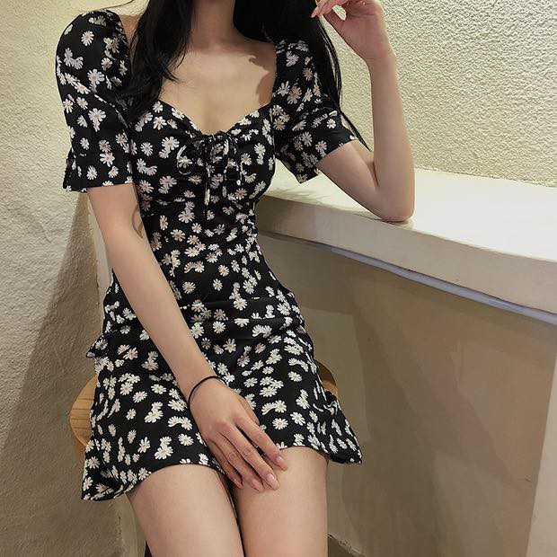Daisy Dress - Đầm hoa cúc nền đen
