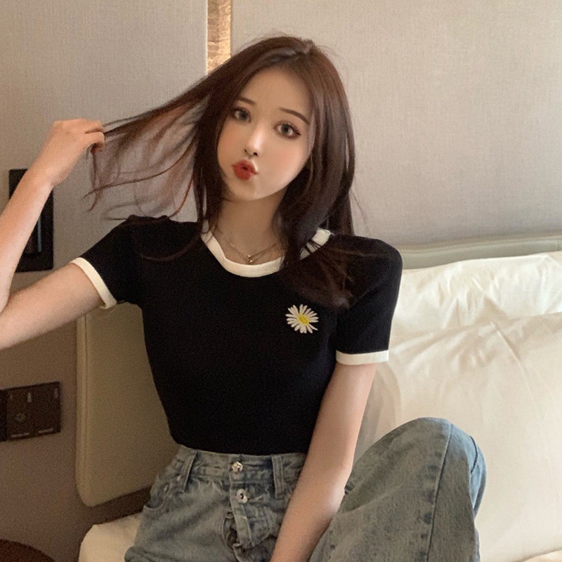 Áo Thun Nữ Tay Dài Họa Tiết Hoa Thêu Phong Cách Hàn Quốc