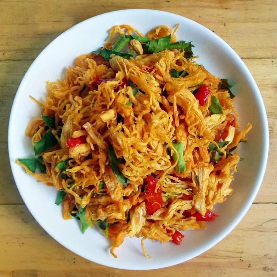 Khô Gà Lá Chanh 200 Gram/Hộp Khô Gà Xé Cay Loại Siêu Ngon Nhà Làm | BigBuy360 - bigbuy360.vn