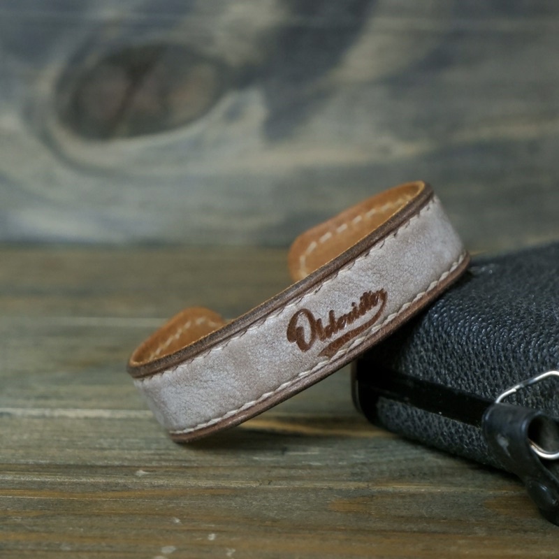 Vòng tay OLDERISTER CUFF Leather baracelet sản phẩm thủ công bằng da thật