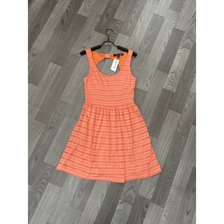 Đầm khoét nách ren xoè f21 size s