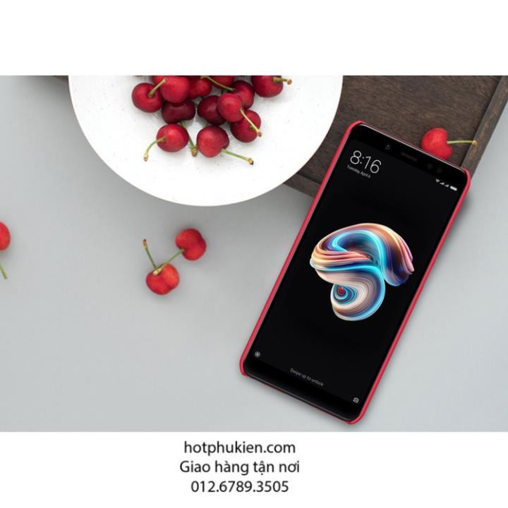 Ốp lưng sần siêu mịn Xiaomi Redmi 5 chính hãng Nillkin mặt lưng nhám chống trơn trượt tay (Tặng kèm 1 miếng dán từ tính)