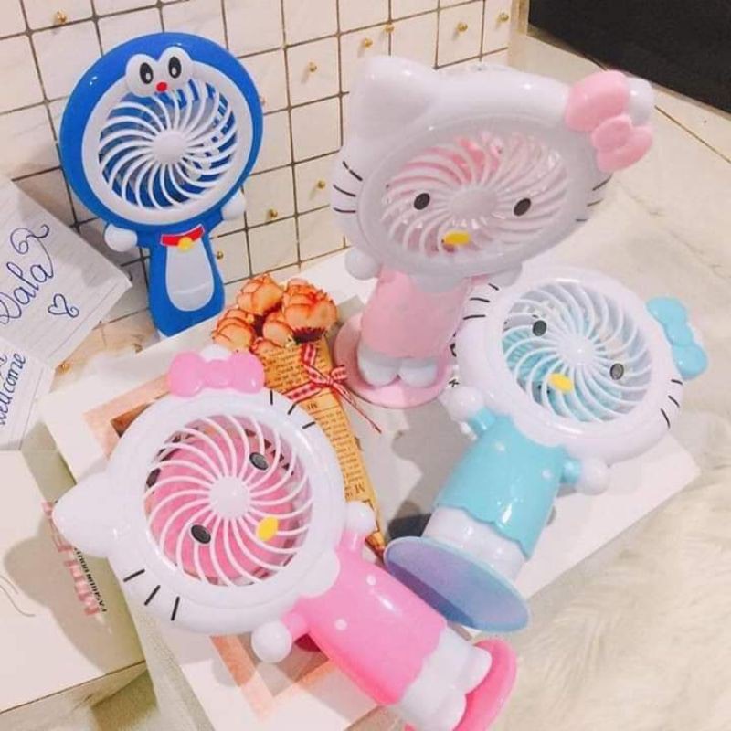Quạt tích điện cầm tay ĐÔRÊMON, HELLO KITTY có đèn LED phát sáng. Siêu đáng yêu ngộ ngĩnh