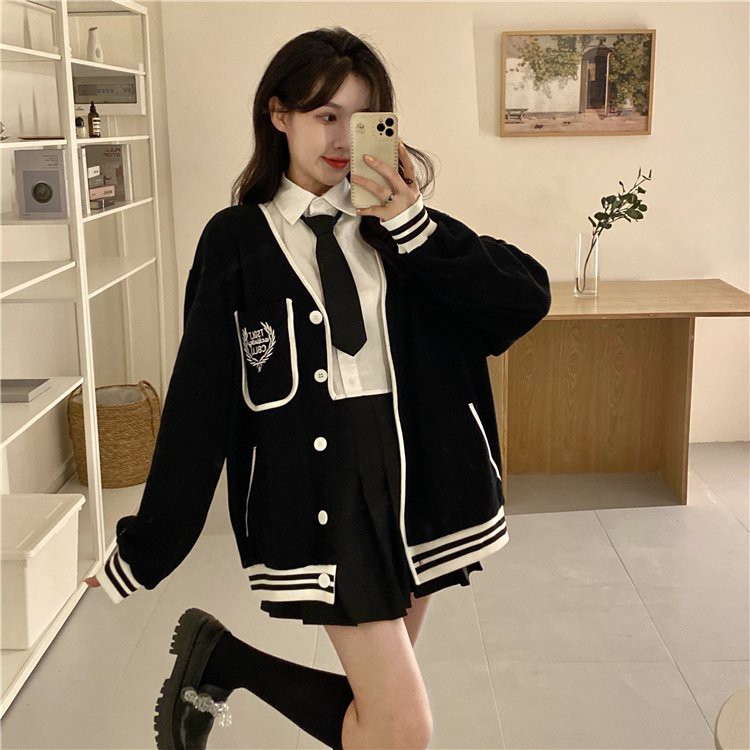 Áo khoác nỉ bóng chày unisex Cheapy màu đen trắng cài cúc form rộng ulzzang cá tính nam nữ C494