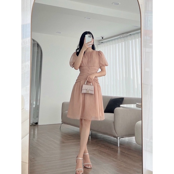 Váy tơ dúm eo tone nâu be trầm ấm