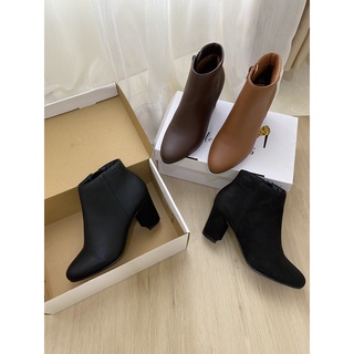 Giày Boot Nữ COLEE Basic Da Trơn 7p VNXK