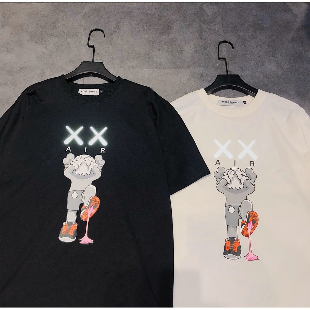 Áo thun KAWS phản quang trắng đen unisex tay lỡ form rộng co giãn | Beway