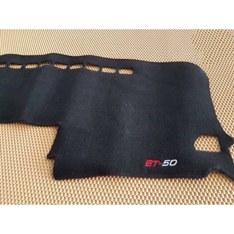 thảm taplo nỉ xe oto BT50