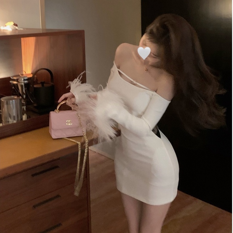 Đầm Trắng Tay Dài Ôm Dáng Co Giãn Đính Lông Vũ Thời Trang Mùa Thu Hàn Quốc Gợi Cảm Cho Nữ