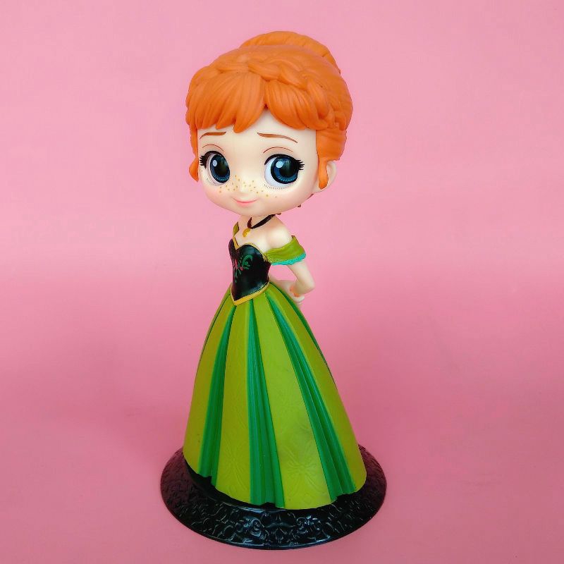 Công chúa Anna váy xanh