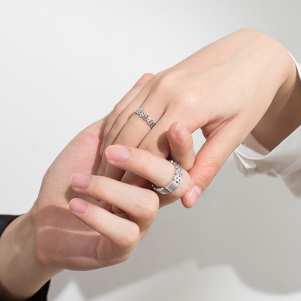 Nhẫn nam nữ tròn Merin Accessories màu bạc thời trang chất Titan đẹp đơn giản không gỉ - Nhẫn đôi Las Ring