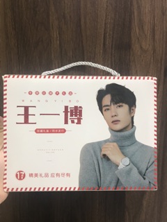 Wang Yi Bo giftbox ( Hộp quà Vương Nhất Bác ) Ảnh+video thật