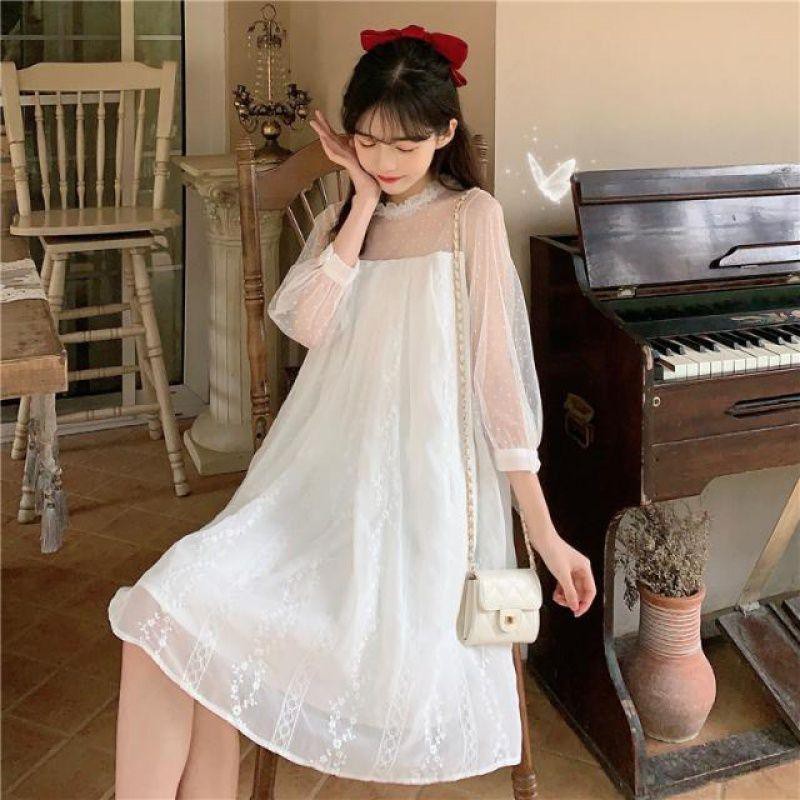 Đầm suông cổ rùa phối lưới