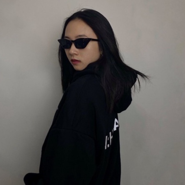 Áo Hoodie Un Humain Màu Đen