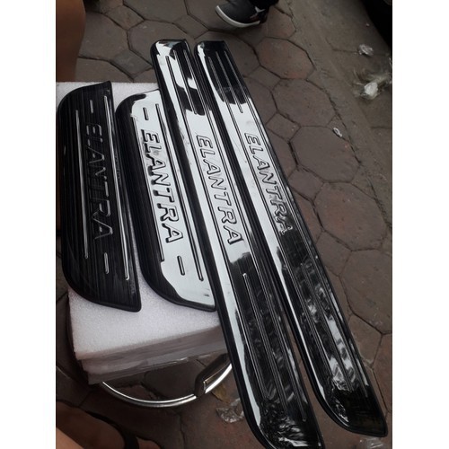 Bộ 8 ốp bậc trong ngoài elantra 2016 đến 2021 mẫu titan