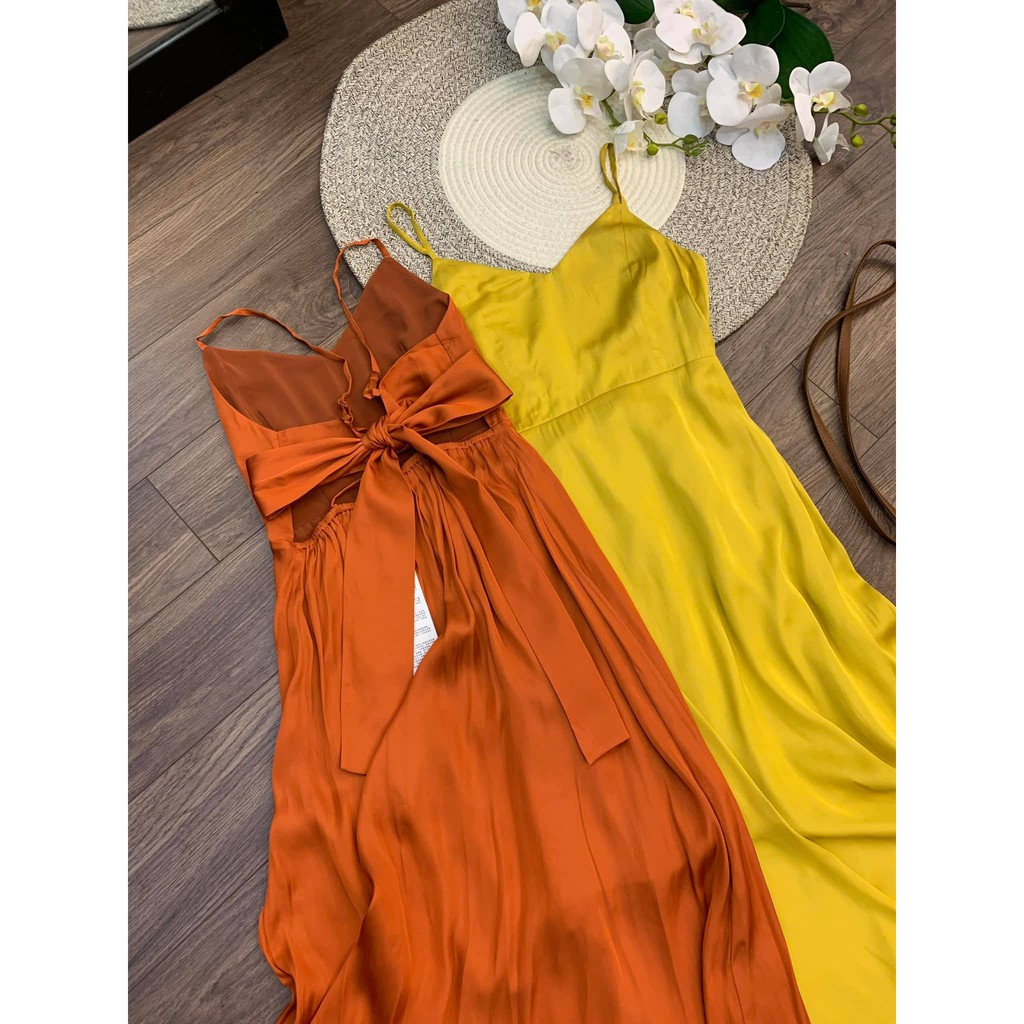 Váy 2 dây Urban Revivo - buộc nơ hở lưng quyễn rũ