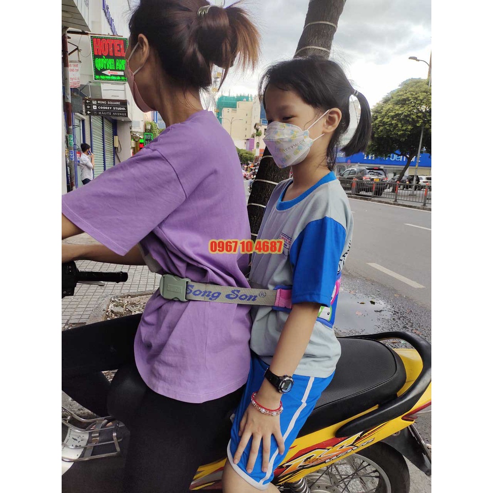 Đai đi xe máy Song son an toàn cho bé