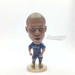 Tượng cầu thủ bóng đá Kylian Mbappe