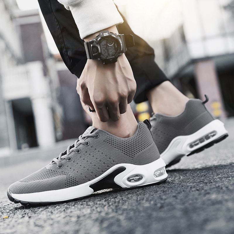 Đôi giày thể thao trọng lượng nhẹ dành cho nam chạy bộ