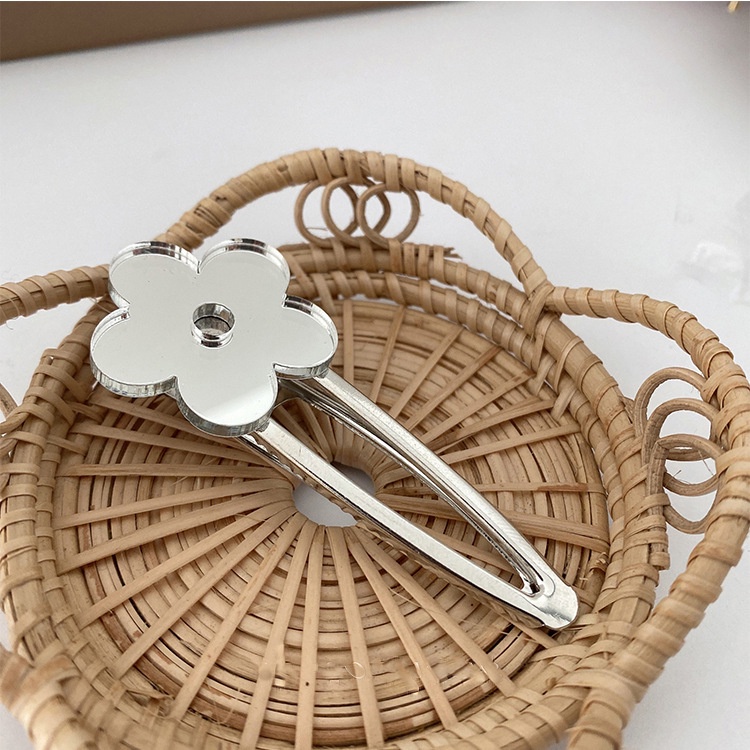 Kẹp Tóc Hình Bông Hoa Tráng Gương Bằng Acrylic Màu Bạc Phong Cách Hàn Quốc Xinh Xắn DULA777
