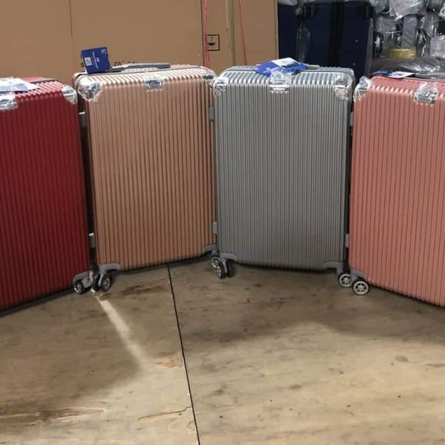 Vali nhựa size 28 hùng phát