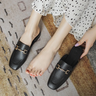 Flat sandals with simple design fashion