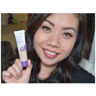 Kem nền Rimmel Stay Matte Liquid Mousse Foundation