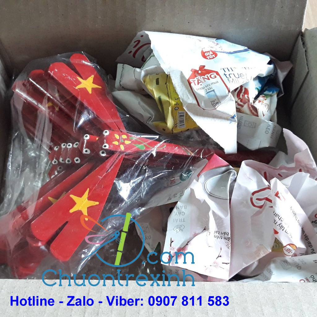 Bộ 10 chuồn chuồn tre cờ Việt Nam 12 chưa chân đế