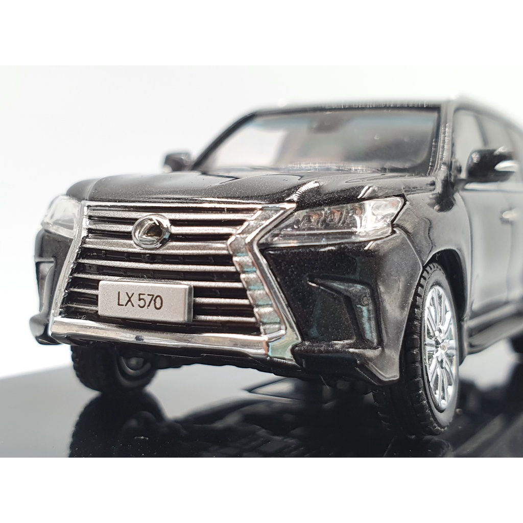 Xe Mô Hình Lexus LX570 Sonic Quartz 1:64 Kyosho (Đen)