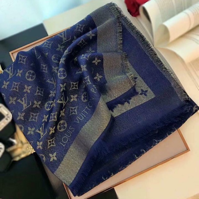 Khăn lv vuông full box 350k